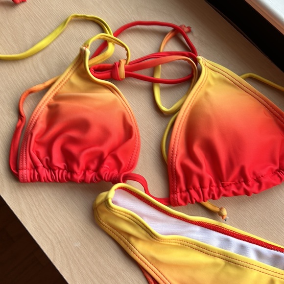 Brand new bikini - Picture 2 of 4